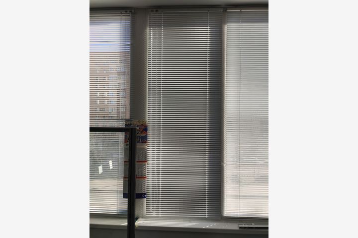 Горизонтальные аллюминевые 25 мм