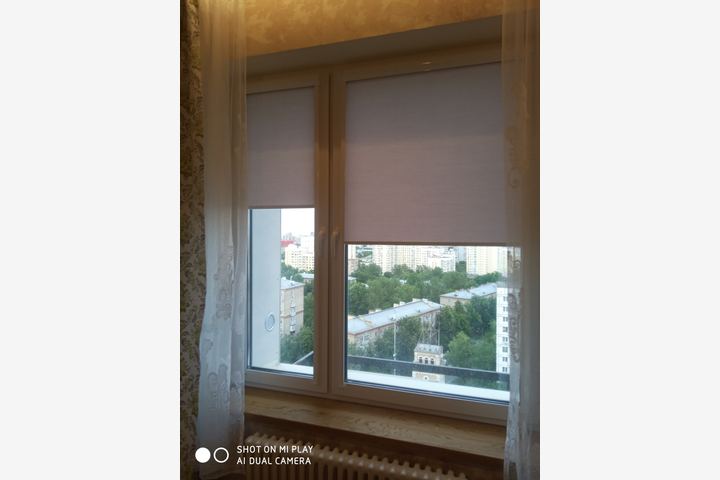 Рулонные шторы на створку окна
