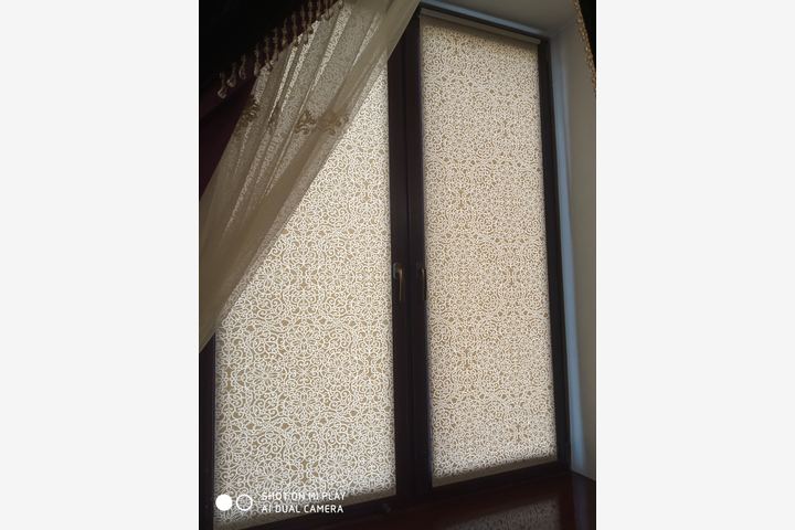 Рулонные шторы на створку окна