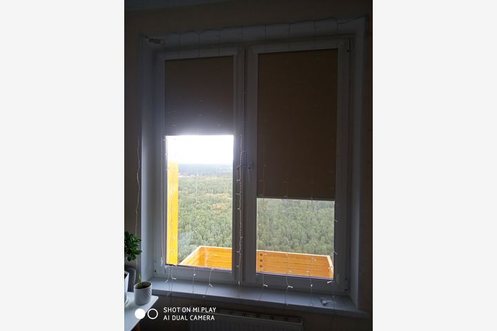 Рулонные шторы на створку окна