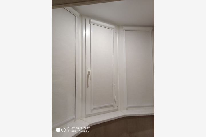 Рулонные шторы на створку окна