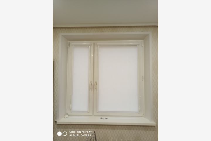 Рулонные шторы на створку окна