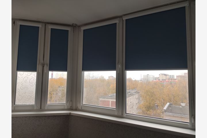 Рулонные шторы на створку окна