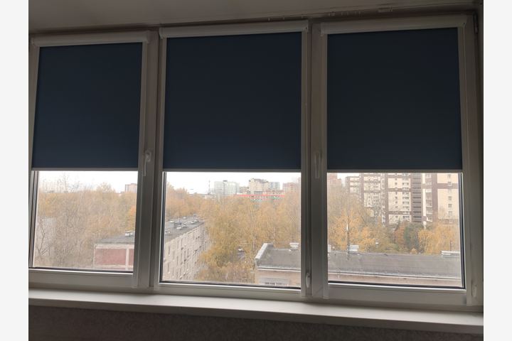 Рулонные шторы на створку окна